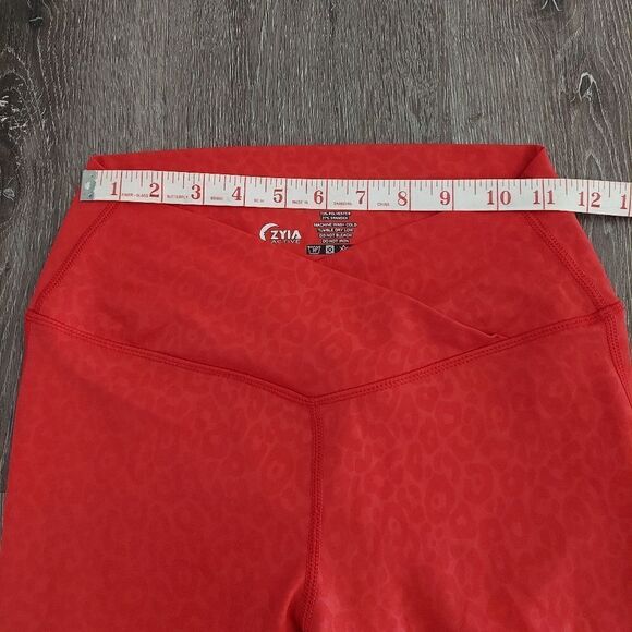 Zyia Red Leopard Print Scrunch V Cross Waist Leggings Size 6-8 - Picture 7 of 10